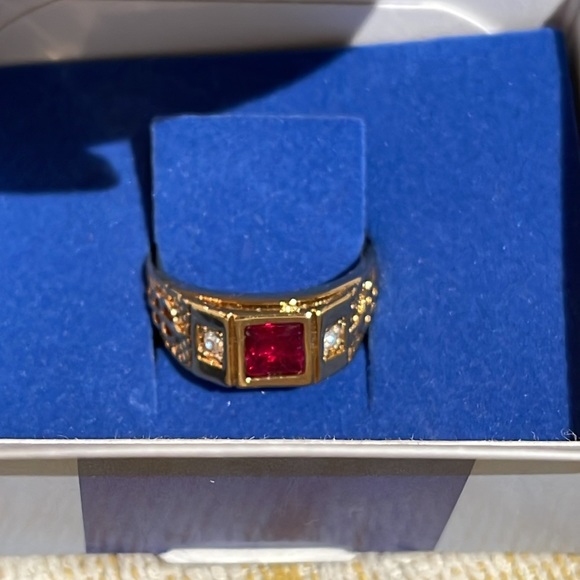 Vintage Avon 2002 men’s ruby and diamond in gold finish size size 9 - Picture 8 of 12